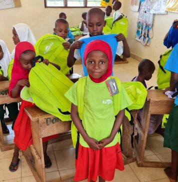 Acțiune umanitară ȋn Kenya, organizată de echipa Karpaten Turism ȋmpreună cu un grup de turiști