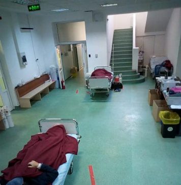 Paturi amplasate pe holurile Institutului „Marius Nasta” pentru pacienţii cu COVID-19 – FOTO