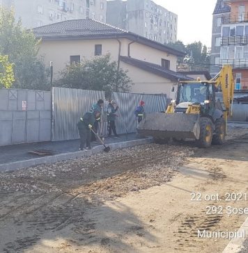 FOTO Continuă lucrările de asfaltare a aleilor și de amenjare a parcărilor, în Sectorul 5
