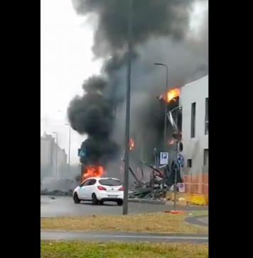 VIDEO/ Un avion privat românesc s-a prăbușit într-o clădire din Milano. Toate persoanele de la bord au murit