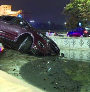 Accident spectaculos în Capitală. Un şofer plonjat cu maşina într-o fântână arteziană