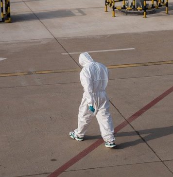 Trei pacienţi cu COVID internaţi în UPU din Bucureşti, transferaţi în Polonia