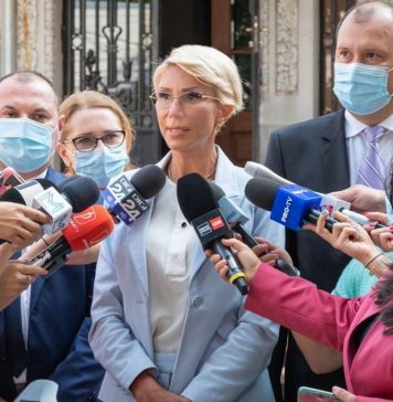 Raluca Turcan, către antreprenori: Motivul real pentru care românii aleg să plece de multe ori în străinătate ţine de nivelul salariilor