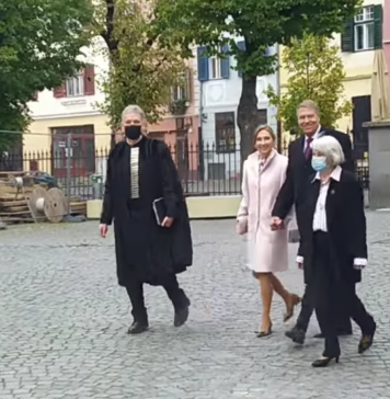 Klaus și Carmen Iohannis, reclamaţi la Poliţie pentru că nu au purtat mască de protecție – VIDEO