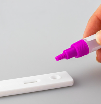 Sindicatele din învăţământ avertizează: Testele din salivă nu respectă regulile sanitare