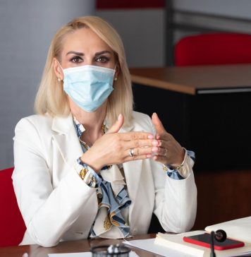 Gabriela Firea: Nicușor Dan a încălcat legea și a ținut în beznă 90 de familii