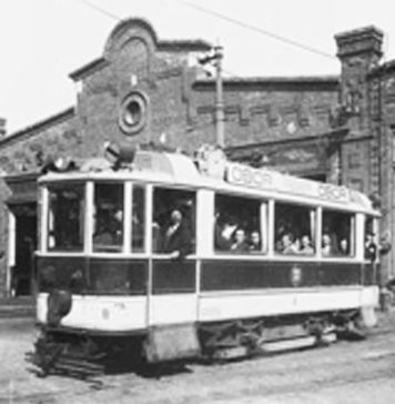 FOTO/ Luna aceasta s-au împlinit 127 de ani de când a ieșit pe străzile din București primul tramvai electric