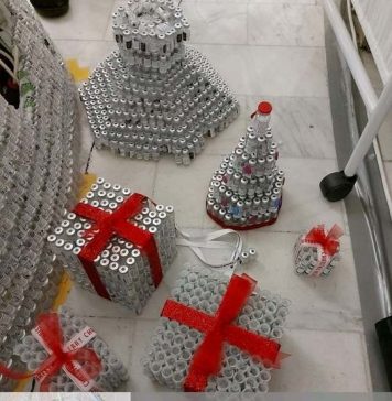 Arafat și Gheorghiţă apără inițiativa bradului din flacoane de vaccin: riscul real biologic era zero. Mesajul era „uită-te la Crăciun! Aceste flacoane au salvat vieți”