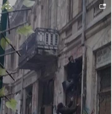 Doi bărbați, prinși când încercau să se racordeze ilegal la o reţea de distribuţie electrică din Centrul Vechi