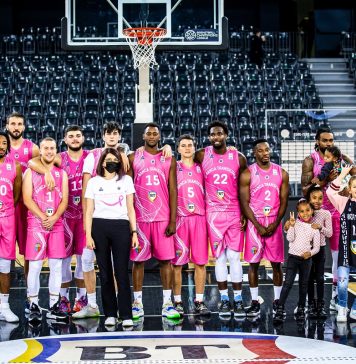 Federația Asociațiilor Bolnavilor de Cancer primește donații și le dă mai departe sub formă de ecografii și proteze mamare