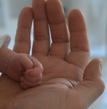 Medicul Cătălin Cîrstoveanu, îngerul copiilor născuți prematur: În doi ani, în România au murit 55 de copii pe listele de aşteptare