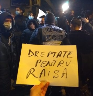 Protest în fața Secției 5 în memoria fetiței care a fost lovită mortal de o mașină de poliție – FOTO
