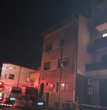 Bucăți din fațada unei clădiri din Sectorul 2 s-au desprins. Avertismentul Poliției Locale