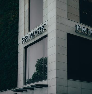 Primark intră în România și deschide primul magazin în București