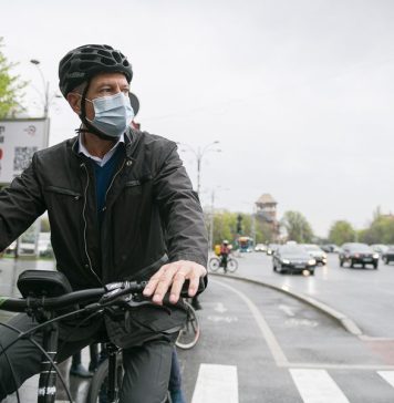 Klaus Iohannis lansează, marţi, în dezbatere publică raportul „Educaţia privind schimbările climatice şi mediul în şcoli sustenabile” – VIDEO