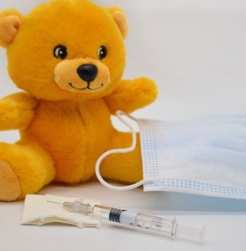 Zi liberă plătită pentru părinții care își duc copiii la vaccinare anti-COVID-19