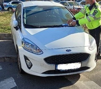 Noi amenzi în Sectorul 2 pentru șoferii care au parcat în stațiile STB și pe trecerile de pietoni