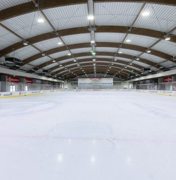 Patinoarul Allianz-Țiriac Arena găzduiește o competiție de patinaj artistic, „Bellu Memorial”
