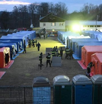 Societatea civilă cere de urgență centre mobile pentru înregistrarea refugiaților din Ucraina