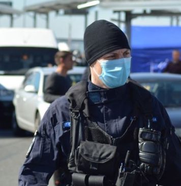 Jandarmeria face apel la poliţiştii care protestează în Bucureşti să respecte măsurile sanitare