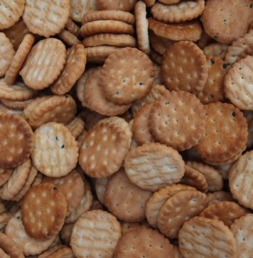 Alertă alimentară! Biscuiţi retrași din mai multe lanțuri de hipermarketuri
