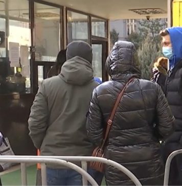 Nervi și frustrare la Centrul de testare gratuită de la Spitalul Obregia. Programul a fost schimbat din pix