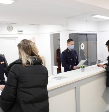 PSD cere suplimentarea serviciilor de eliberare a pașapoartelor. Românii se înghesuie să facă rost de document