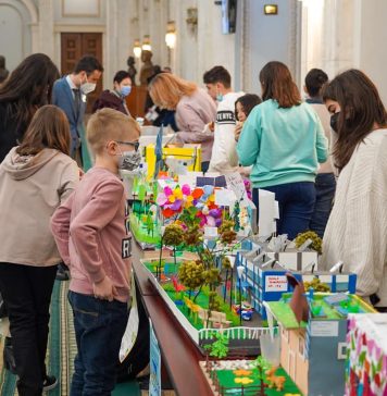 Expoziția ”Școala verde și eu pot fi RETROFIT”, la Palatul Parlamentului – FOTO