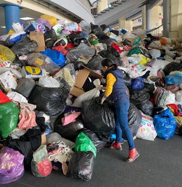 Primăria Capitalei caută voluntari pentru sortarea ajutoarelor primite pentru refugiaţi