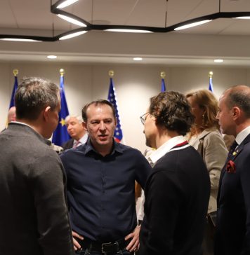 FOTO/ Florin Cîțu s-a întâlnit în SUA cu românii din Washington, Maryland și Virginia