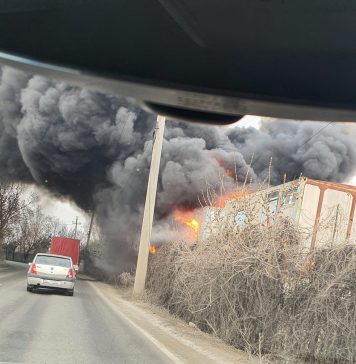 Incendiu puternic la un depozit Remat din Ilfov. RO-ALERT: Evacuaţi zona/ Circulația rutieră este blocată pe ambele sensuri – FOTO