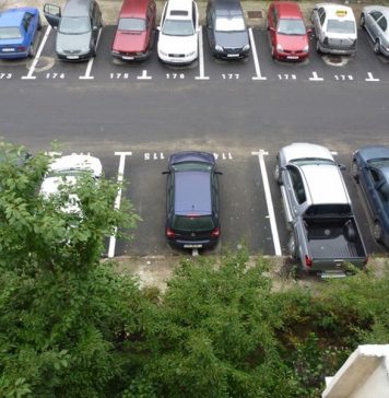 Parcări doar pe hârtie: Percheziții în București, Dâmbovița și Prahova la dezvoltatori imobiliari, într-un dosar de înșelăciune