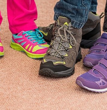 Bucureștenii pot dona încălțămintea pe care nu o mai poartă refugiaților ucraineni