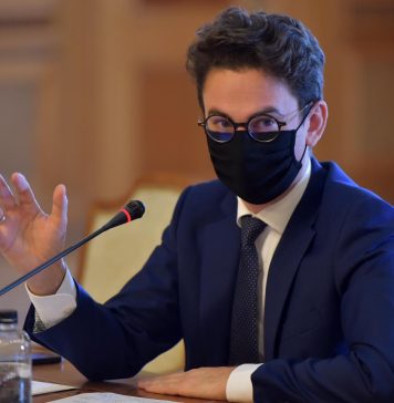 Deputatul USR Iulian Bulai cere demiterea directorului interimar al Teatrului Național București