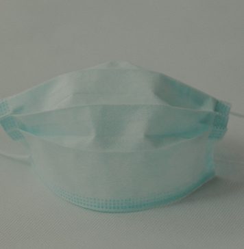 Mai puțin de 6.000 de noi cazuri de COVID-19