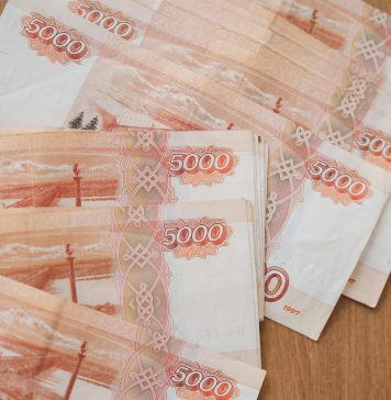 Rusia vrea ca statele „neprietenoase” să plătească pentru gaze în ruble. Putin a semnat decretul