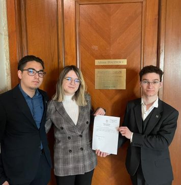 Drept de vot de la 16 ani. Proiect de lege depus în Parlament