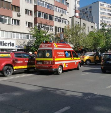 Ambulanță implicată într-un accident, pe Calea Dorobanți – FOTO