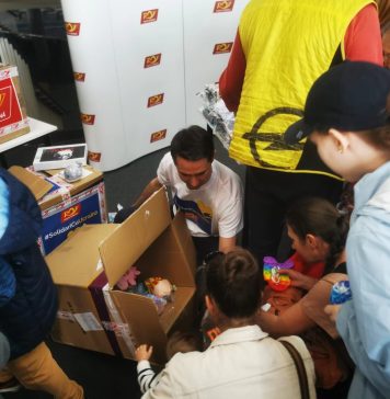 Poșta Română a donat către DGASMB produse aflate în colete nerevendicate de expeditori