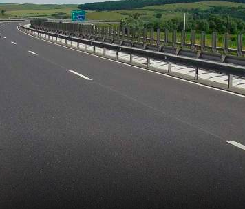 Incendiu de vegetație lângă autostrada A1. Trafic blocat pe sensul spre București