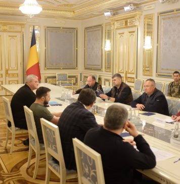 Nicolae Ciucă, Marcel Ciolacu şi Bogdan Aurescu, vizită oficială la Kiev, unde s-au întâlnit cu Volodimir Zelenski – FOTO