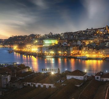 Blue Air anunţă zboruri directe către Madeira şi Porto, din București