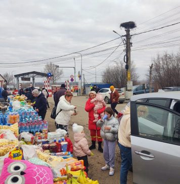 România trimite măști chirurgicale, viziere și combinezoane în Ucraina. Refugiații din București vor primi alimente din rezervele de stat