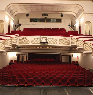 Nicuşor Dan a numit temporar un nou manager la Teatrul Nottara, regizorul Alexandru Dumitru Mâzgăreanu