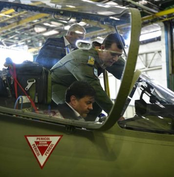 România vrea să construiască un avion militar. Ministrul Economiei: ”E un proiect de țară”