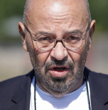 Piedone, mesaj din închisoare: „Ce fac orcii țării? Știu că dansați cu cuțitele la brâu și vă visați deja stăpâni pe primărie!”