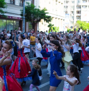 „Parada căţeilor”, spectacole, recitaluri şi ateliere pentru copii, în al patrulea weekend de Străzi deschise în Bucureşti