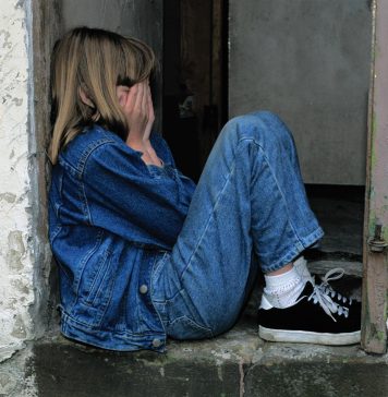 Aproape 6.000 de copii români dispar anual de acasă. Care sunt principalele cauze