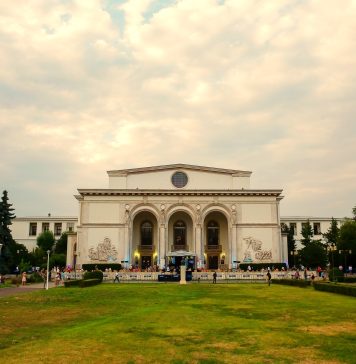 Victor Dumănescu, invitat la pupitrul dirijoral în „Aida” la Opera Națională București