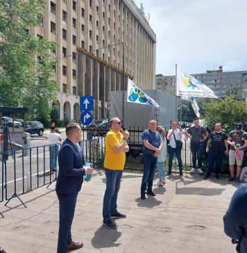 Sindicaliștii de la metrou au protestat la sediul Ministerului Transporturilor. Cer indexarea salariilor cu inflaţia şi ameninţă cu greva generală – FOTO